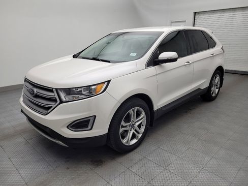 Used 2015 Ford Edge Titanium w/ Technology Package FWD image 2