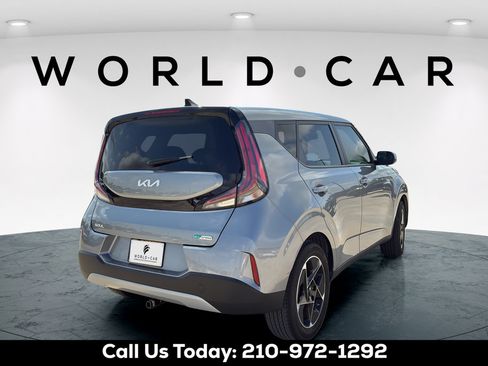 Certified 2025 Kia Soul EX FWD image 17