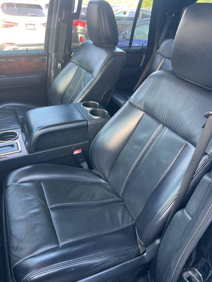 Used 2017 Lincoln Navigator Select AWD/4WD image 13