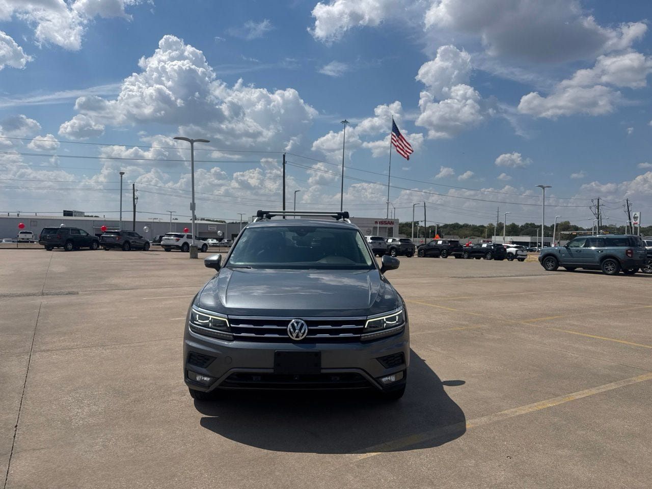 Used 2018 Volkswagen Tiguan SEL Premium FWD image 6