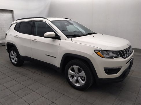 Used 2018 Jeep Compass Latitude w/ Cold Weather Group AWD/4WD image 11