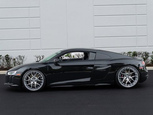 Used 2018 Audi R8 V10 image 25