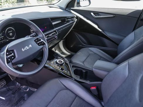 Used 2024 Kia Niro Wave FWD image 19