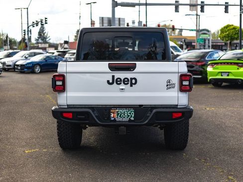 Used 2021 Jeep Gladiator Willys image 10