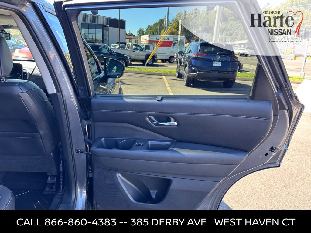 Certified 2024 Nissan Pathfinder SL w/ Cargo Package AWD/4WD image 27