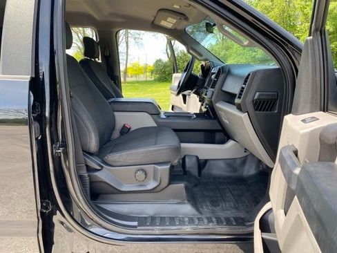 Used 2017 Ford F150 XL w/ Equipment Group 101A Mid AWD/4WD image 18