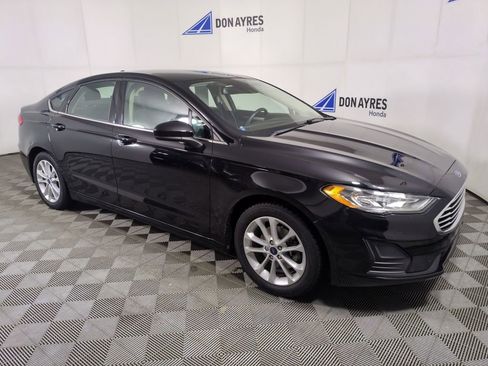 Used 2019 Ford Fusion SE image 9