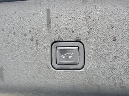 Certified 2023 Chevrolet Traverse LT image 8