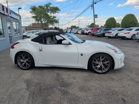 Used 2016 Nissan 370Z Touring Sport RWD image 5