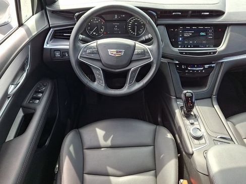 Used 2025 Cadillac XT5 Luxury w/ LPO, Floor Liner Package AWD/4WD image 10