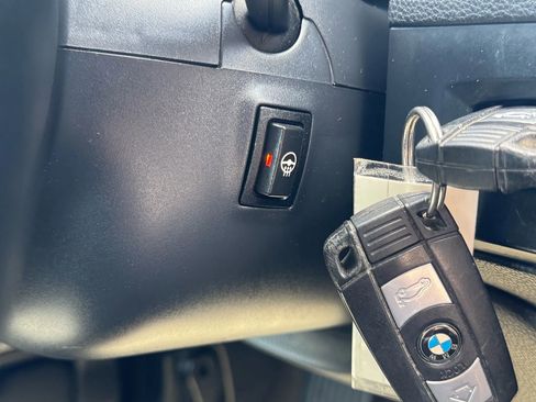 Used 2009 BMW 328i Convertible image 39