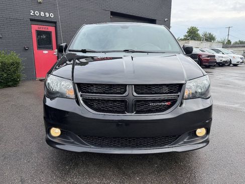 Used 2019 Dodge Grand Caravan GT FWD image 2