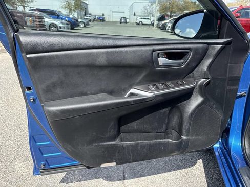 Used 2017 Toyota Camry SE image 22
