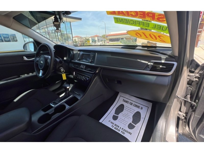Used 2016 Kia Optima LX FWD image 17