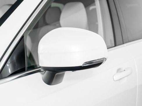 Used 2025 Volvo XC90 B6 Ultra w/ Protection Package Premier image 26