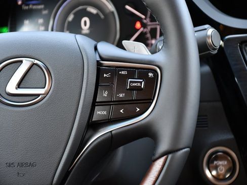 New 2025 Lexus ES 300h w/ Luxury Package image 24