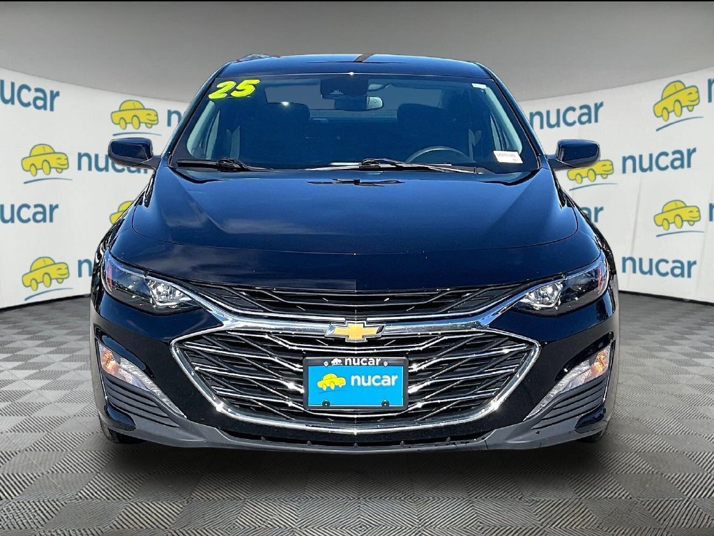 Used 2025 Chevrolet Malibu LT FWD image 2