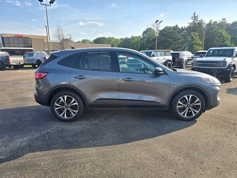 Certified 2021 Ford Escape SE w/ SE Sport Appearance Package AWD/4WD image 6