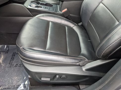 Certified 2022 Ford Escape SEL image 24