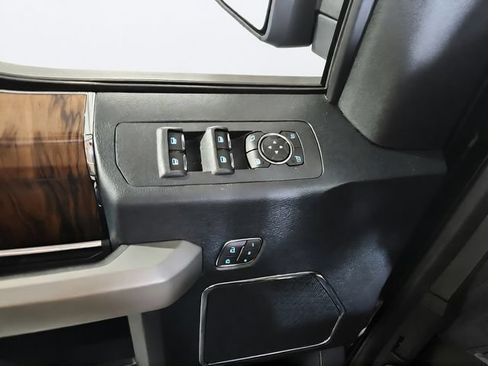 Used 2019 Ford F150 Lariat AWD/4WD image 17