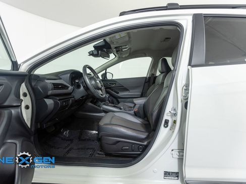 Used 2024 Subaru Crosstrek 2.5i Limited w/ Crosstrek Mirror Package AWD/4WD image 11