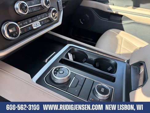 Used 2024 Ford Expedition Max XLT AWD/4WD image 23