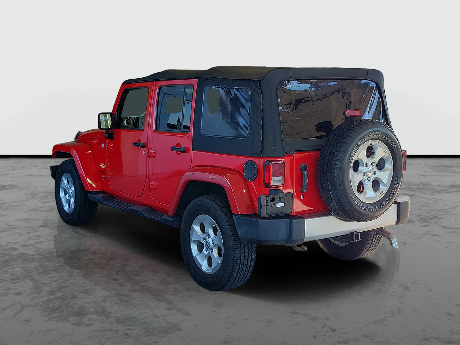 Used 2015 Jeep Wrangler Unlimited Sahara w/ Connectivity Group AWD/4WD image 3