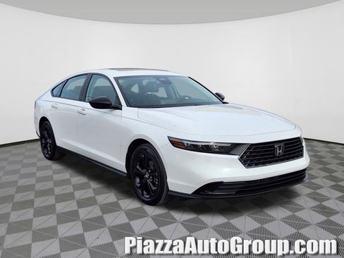 Certified 2025 Honda Accord SE image 1