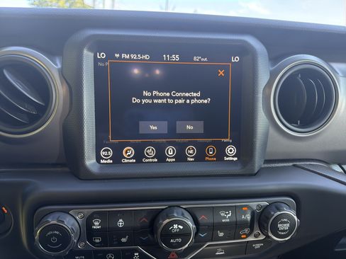 Used 2021 Jeep Wrangler Unlimited Sport AWD/4WD image 26