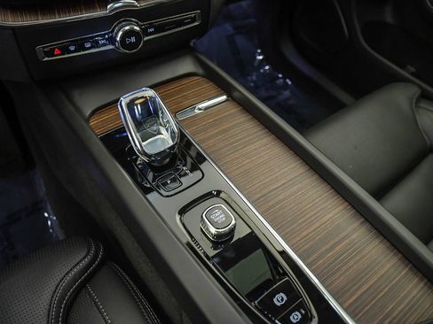 Certified 2023 Volvo XC60 T8 Ultimate AWD/4WD image 22