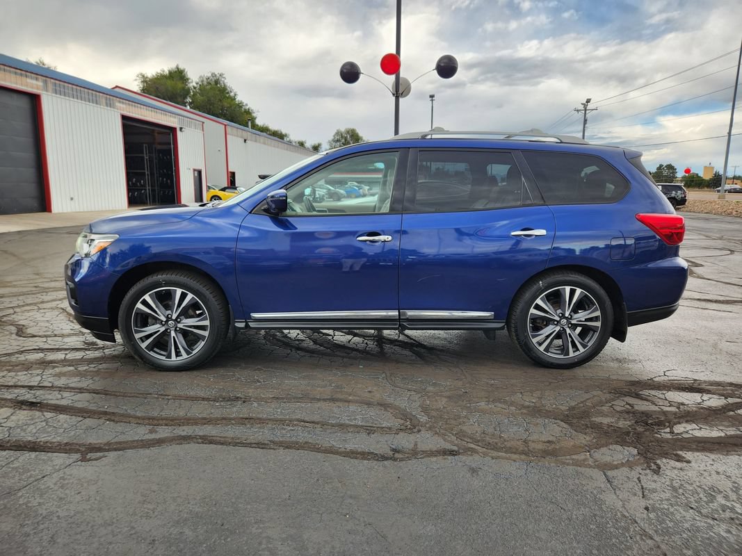 Used 2017 Nissan Pathfinder Platinum AWD/4WD image 6