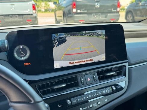 Used 2024 Lexus ES 350 w/ Technology Package FWD image 27