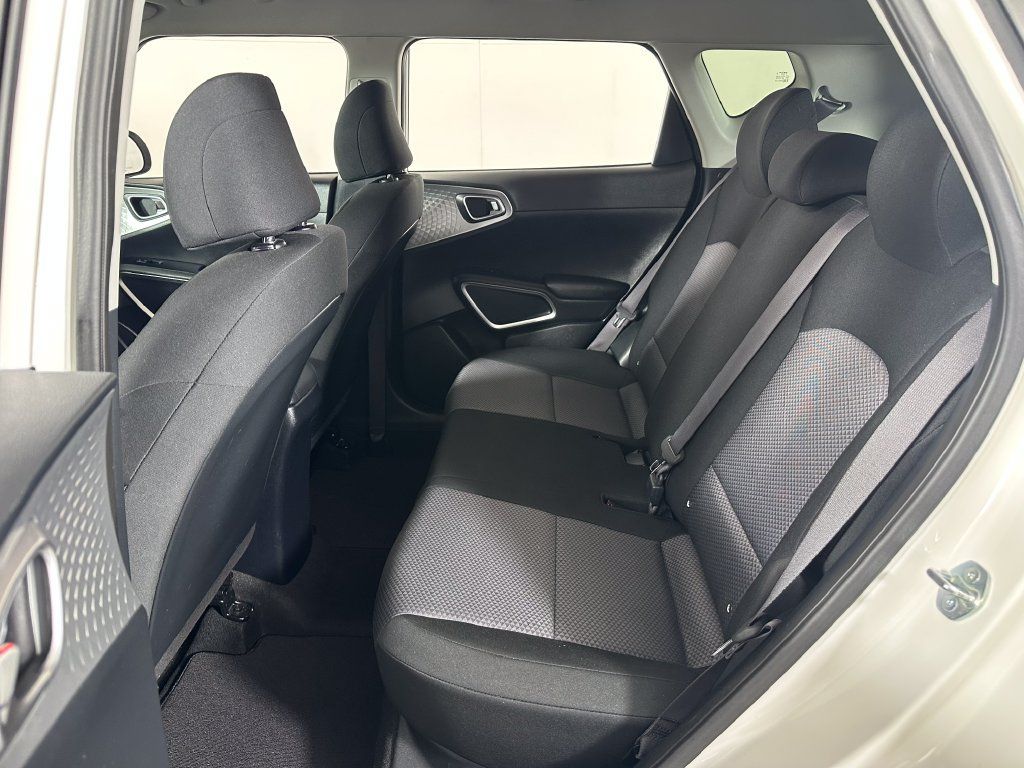 Used 2024 Kia Soul LX FWD image 19