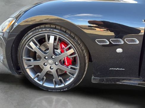 Used 2015 Maserati GranTurismo MC RWD image 23