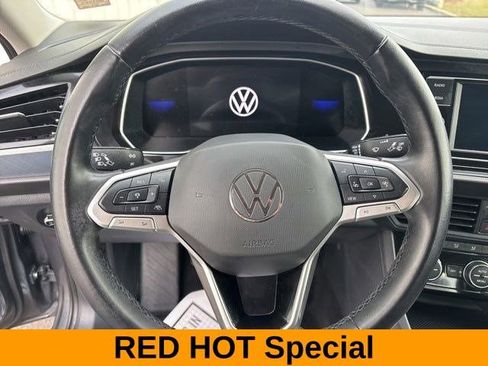 Used 2024 Volkswagen Jetta SE image 15