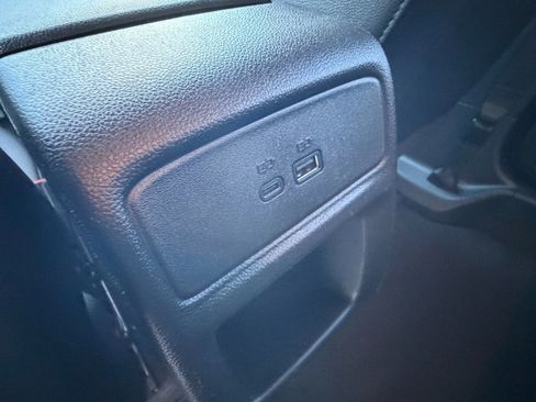 Certified 2025 Chevrolet Trax LT w/ LT Convenience Package image 18