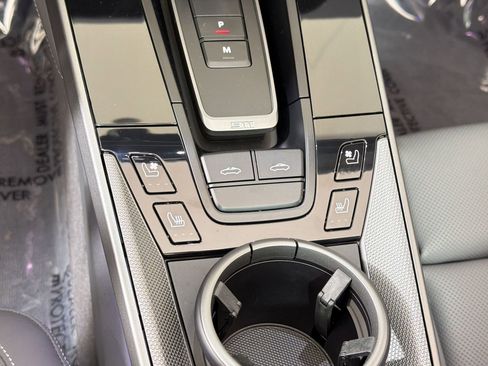 Certified 2024 Porsche 911 Targa 4S AWD/4WD image 17