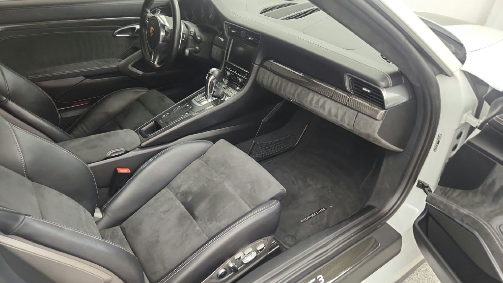 Used 2015 Porsche 911 GT3 RWD image 15
