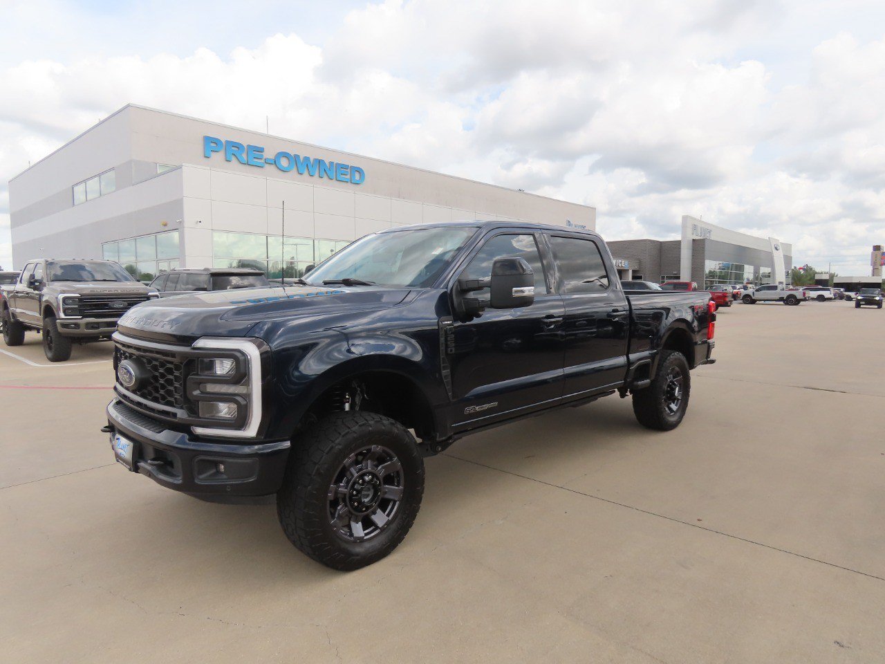 Used 2024 Ford F250 Lariat w/ Lariat Ultimate Package AWD/4WD image 2