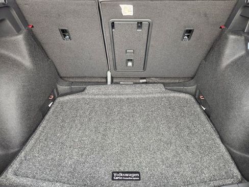 New 2024 Volkswagen Taos SE image 21