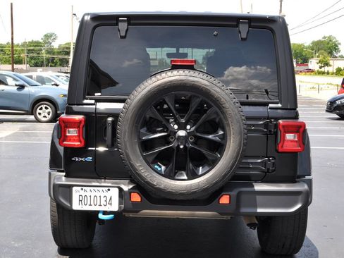 Used 2023 Jeep Wrangler Unlimited Sahara w/ Cold Weather Group AWD/4WD image 5