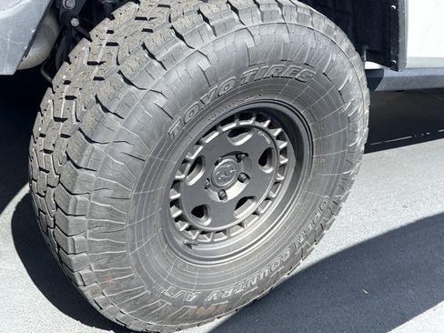 Used 2023 Jeep Gladiator Rubicon w/ Trailer Tow Package image 10