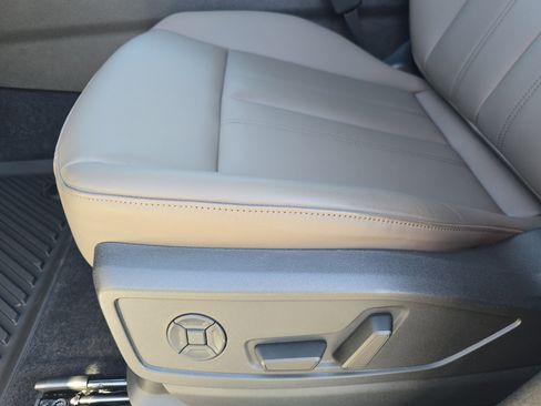 New 2026 Audi Q5 Premium image 28