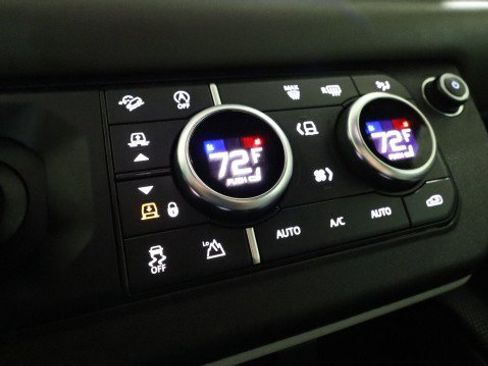 Used 2022 Land Rover Defender 90 X-Dynamic HSE image 23