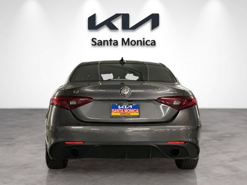 Used 2023 Alfa Romeo Giulia Veloce RWD image 5