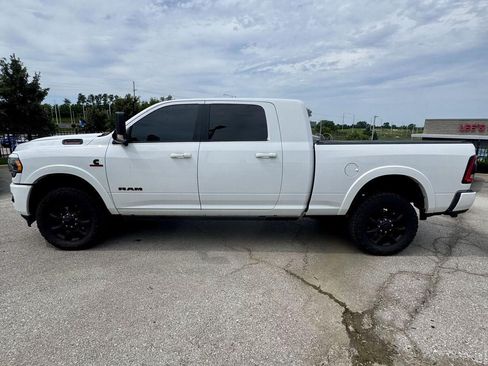 Used 2022 RAM 2500 Limited AWD/4WD image 2