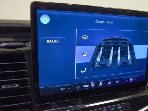 Used 2023 Ford Transit 350 XLT image 23