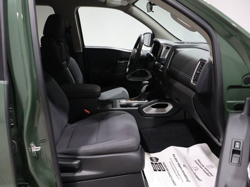 Used 2024 Nissan Frontier SV image 22
