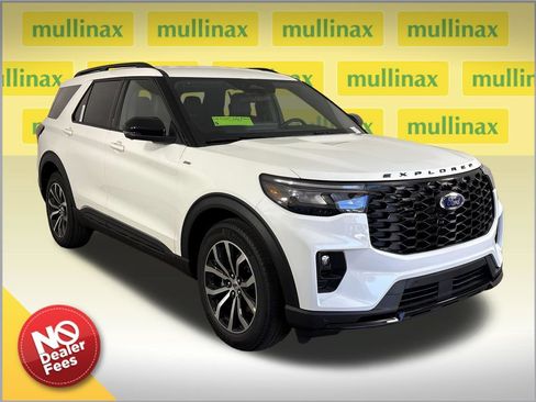 New 2026 Ford Explorer ST-Line RWD image 1
