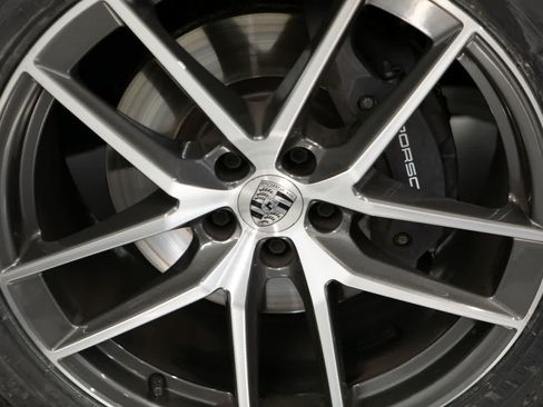 Certified 2023 Porsche Macan AWD/4WD image 11